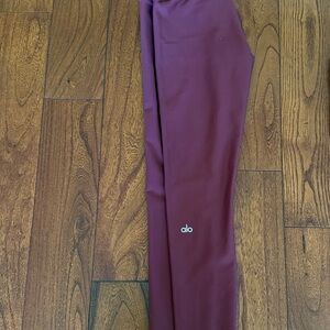 ALO maroon leggings